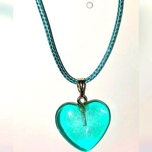 Beautiful glass heart necklace for women and girls